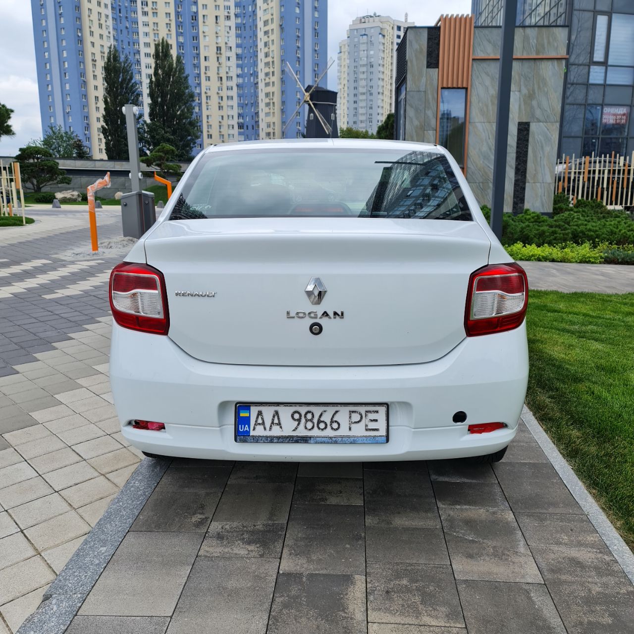 викуп авто Renault Logan у хорошому стані